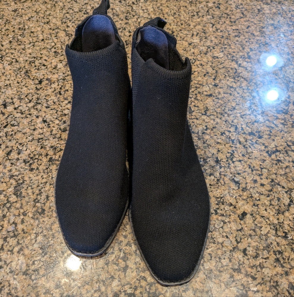 Rothy’s The Merino Ankle Boot in Onyx Black - Size 6